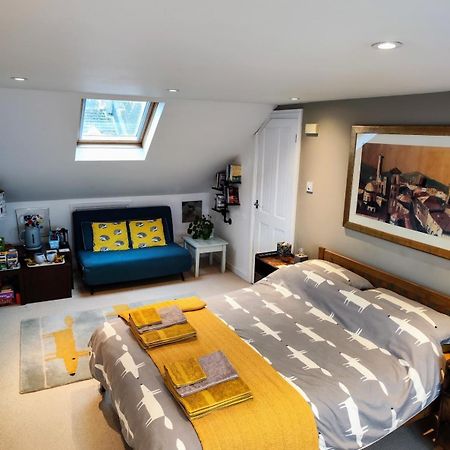 Large Light Loft Room - En Suite 브라이턴 외부 사진